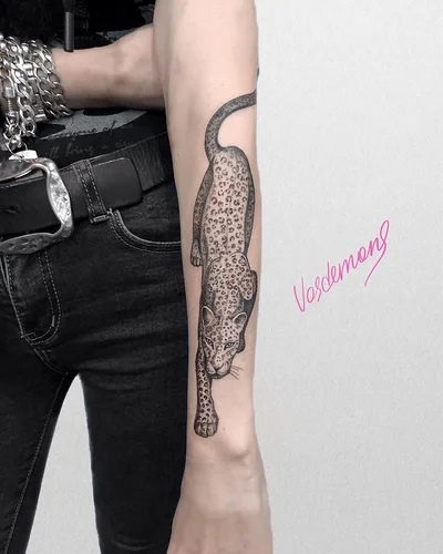 Samantha Vos tattoo 042