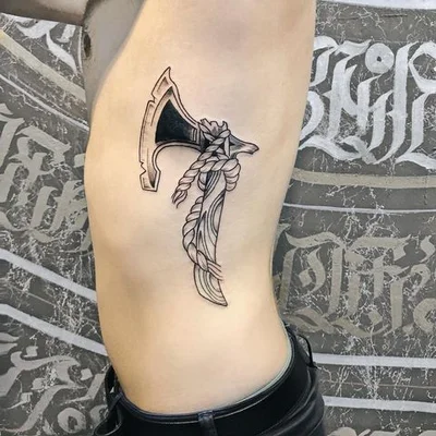 Samantha Vos tattoo 045