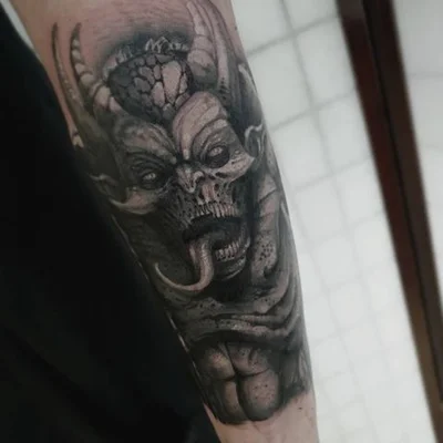 Ryan Wild tattoo 009