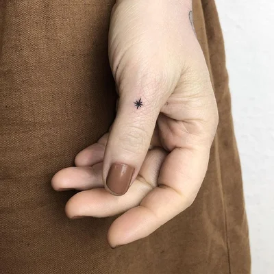 Vitoria Vilela tattoo 026