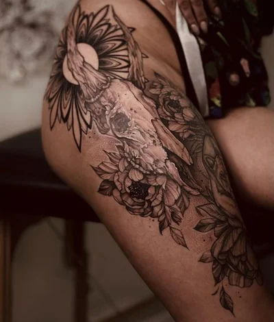 Vlada Vysotskaya tattoo 038