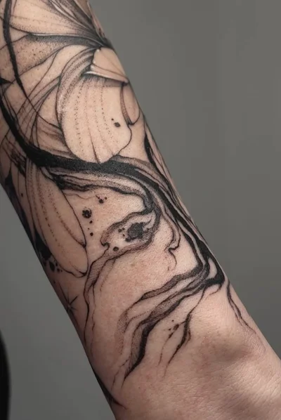 Vlada Vysotskaya tattoo 041