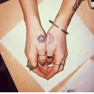 Pascale Davies tattoo 017