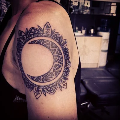 Jasmine Shadbolt tattoo 024
