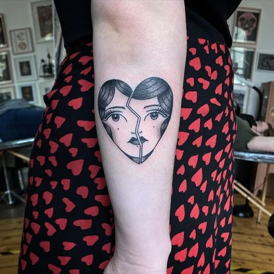Sarah Whitehouse tattoo 014