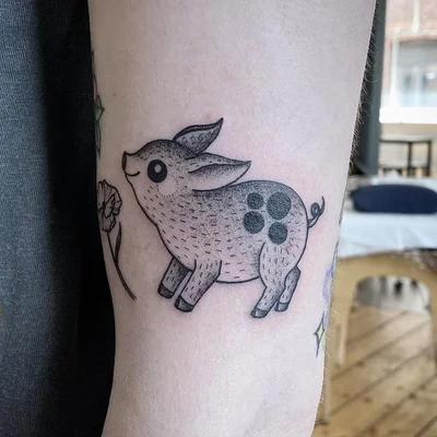 Sarah Whitehouse tattoo 027