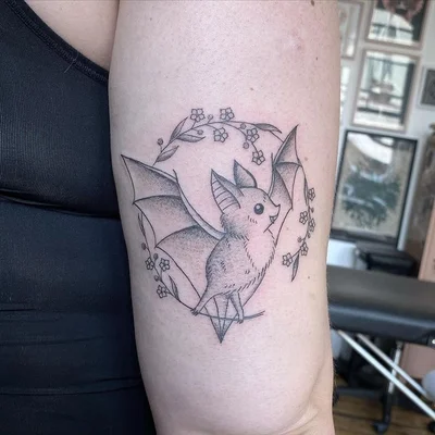 Sarah Whitehouse tattoo 028