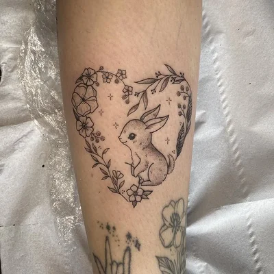 Sarah Whitehouse tattoo 036