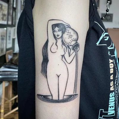 Sarah Whitehouse tattoo 047