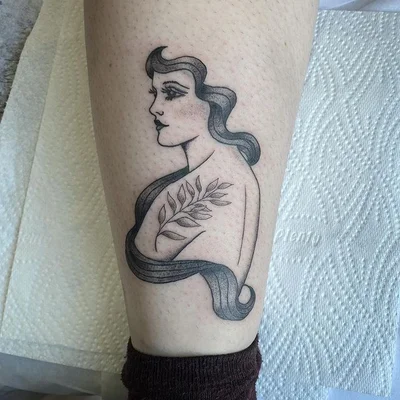 Sarah Whitehouse tattoo 048