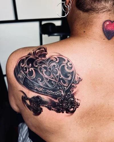 Wendy Alvarez tattoo 049