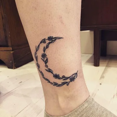 Aimee Williamson tattoo 028