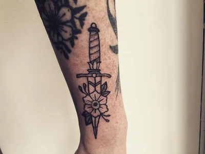 Aimee Williamson tattoo 031