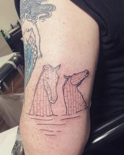 Aimee Williamson tattoo 040
