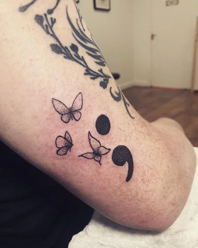 Aimee Williamson tattoo 044