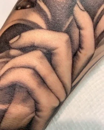 Winona Taylor tattoo 015