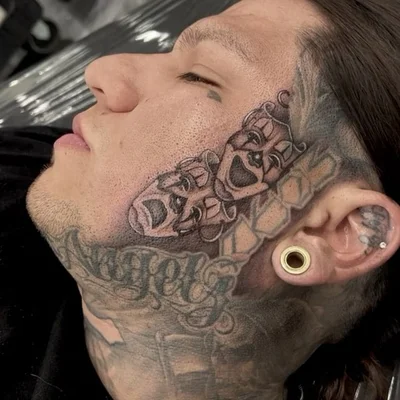 Winona Taylor tattoo 020