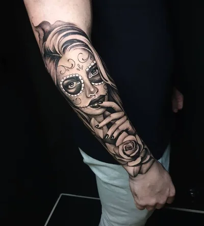 Winona Taylor tattoo 022