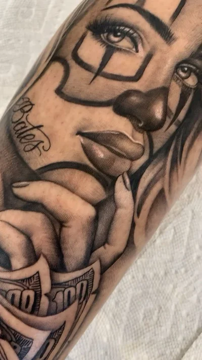 Winona Taylor tattoo 029