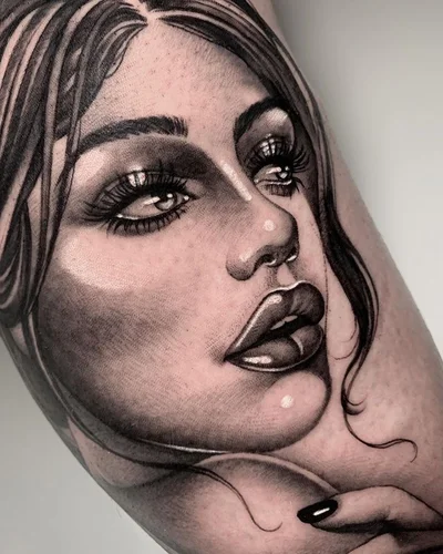 Winona Taylor tattoo 033