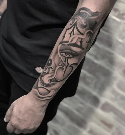 Winona Taylor tattoo 041