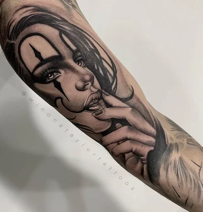 Winona Taylor tattoo 044