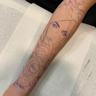 Winona Taylor tattoo 049