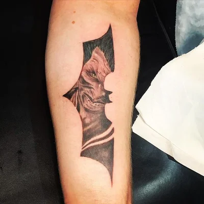 Paul Egan tattoo 010