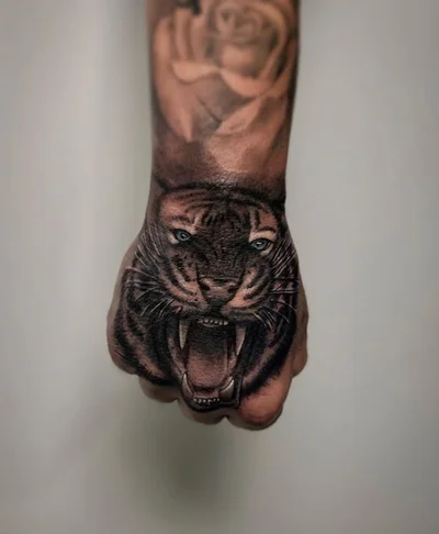 Wisy Moreno tattoo 021