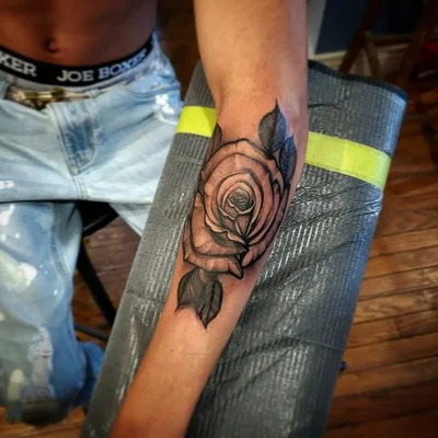 Ashley Facchini tattoo 029