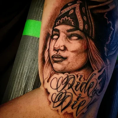 Ashley Facchini tattoo 032
