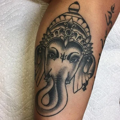 Daniel Adamczyk tattoo 028