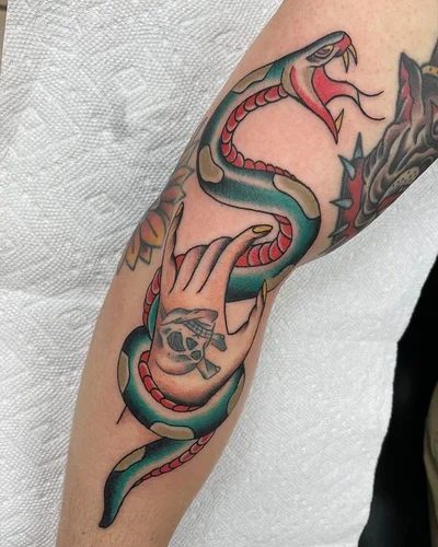 Daniel Adamczyk tattoo 039