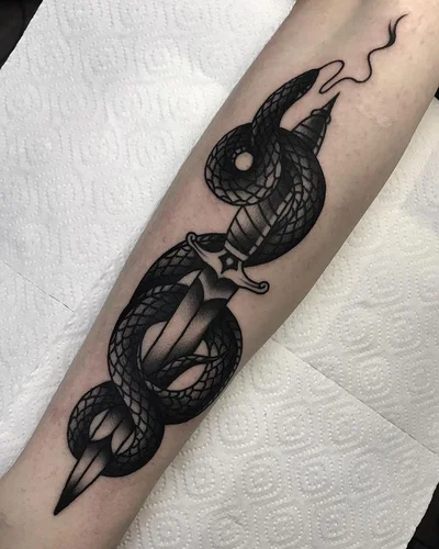 Valeriy Ukhanov tattoo 019