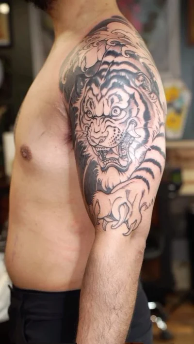 Kyle Wood tattoo 022