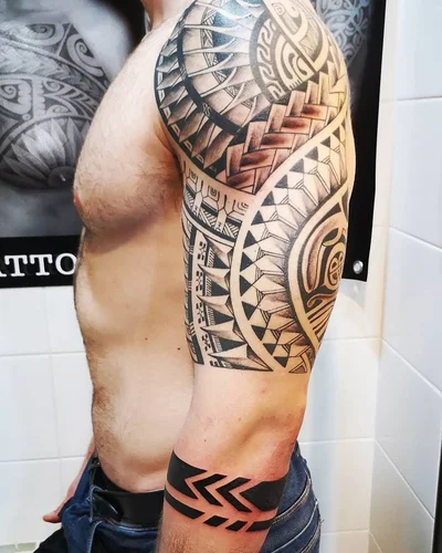 Xavier Gold tattoo 018