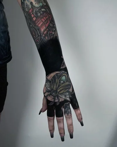 Mike tattoo 040