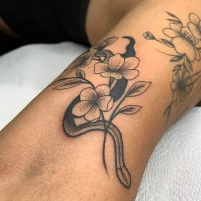 Yasmin Picinin tattoo 020