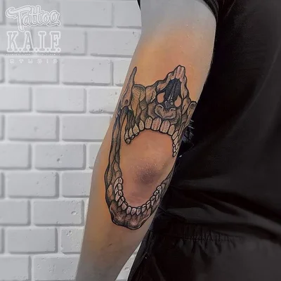 Ksenia tattoo 034