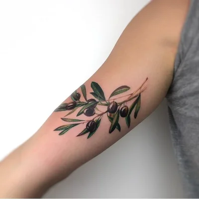 Yeliz Ozcan tattoo 043