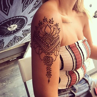 Xixi tattoo 026