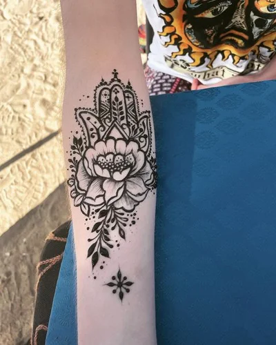 Xixi tattoo 042
