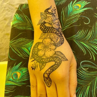 Xixi tattoo 043