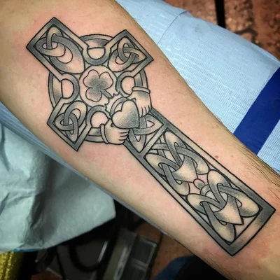 Aaron Dix tattoo 017