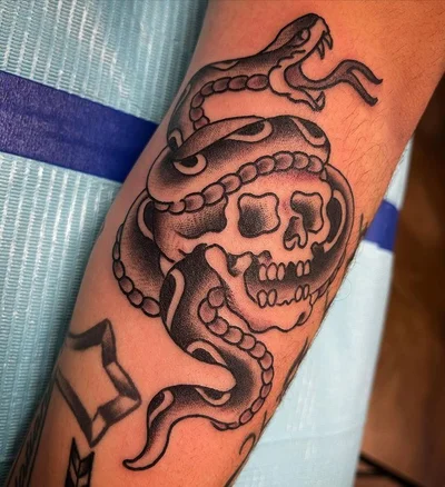 Aaron Dix tattoo 032