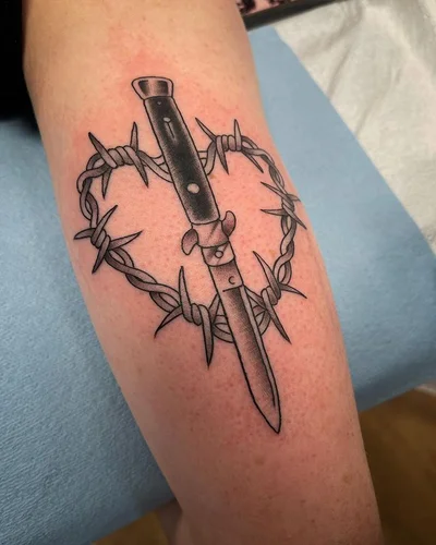 Aaron Dix tattoo 037