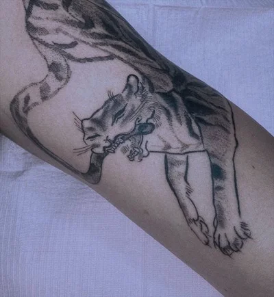 Yumi虎 tattoo 025