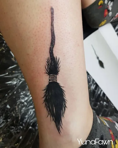 Yuna Fawn tattoo 027