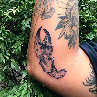 Yurgan Barret tattoo 049