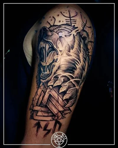 Yuri GInk tattoo 021
